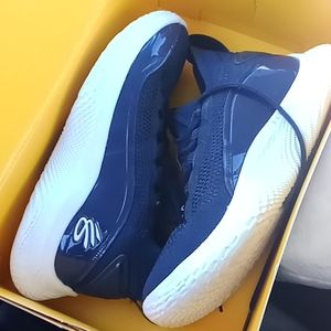 † Under Armour † Curry